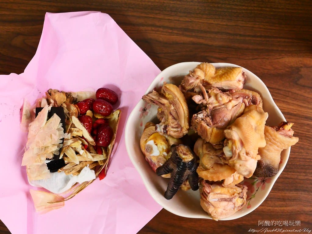 【電鍋食譜】四物雞湯,有夠簡單的作法,補氣血、增強抵抗力,男生也可以喝喔! - 第2張圖 P1044531