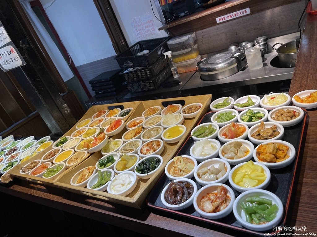 【新莊美食】朝鮮味韓國料理,幾十道小菜免費吃到飽,價格超實在。 - 第10張圖 4