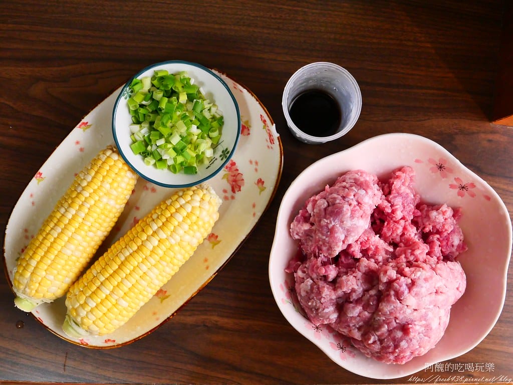 【電鍋食譜】玉米蒸肉餅,零廚藝料理,一根湯匙拌一拌就能美味上桌。 - 第2張圖 P1044728