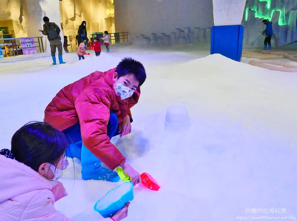 【台中景點】SNOWTOWN雪樂地,全年無休、全台唯一14~16度室內恆溫雪場,巧虎與您一同出發玩雪囉! - 第72張圖 51-1