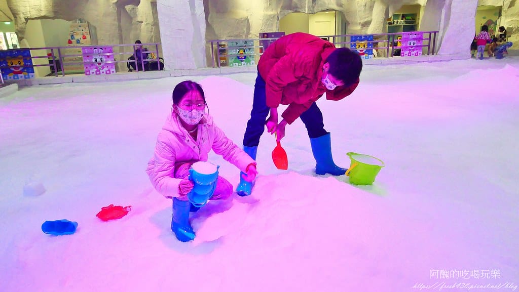 【台中景點】SNOWTOWN雪樂地,全年無休、全台唯一14~16度室內恆溫雪場,巧虎與您一同出發玩雪囉! - 第71張圖 51