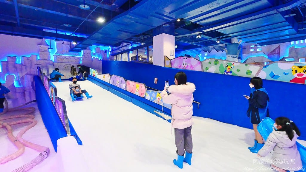 【台中景點】SNOWTOWN雪樂地,全年無休、全台唯一14~16度室內恆溫雪場,巧虎與您一同出發玩雪囉! - 第67張圖 47