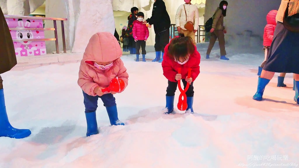 【台中景點】SNOWTOWN雪樂地,全年無休、全台唯一14~16度室內恆溫雪場,巧虎與您一同出發玩雪囉! - 第70張圖 50-2