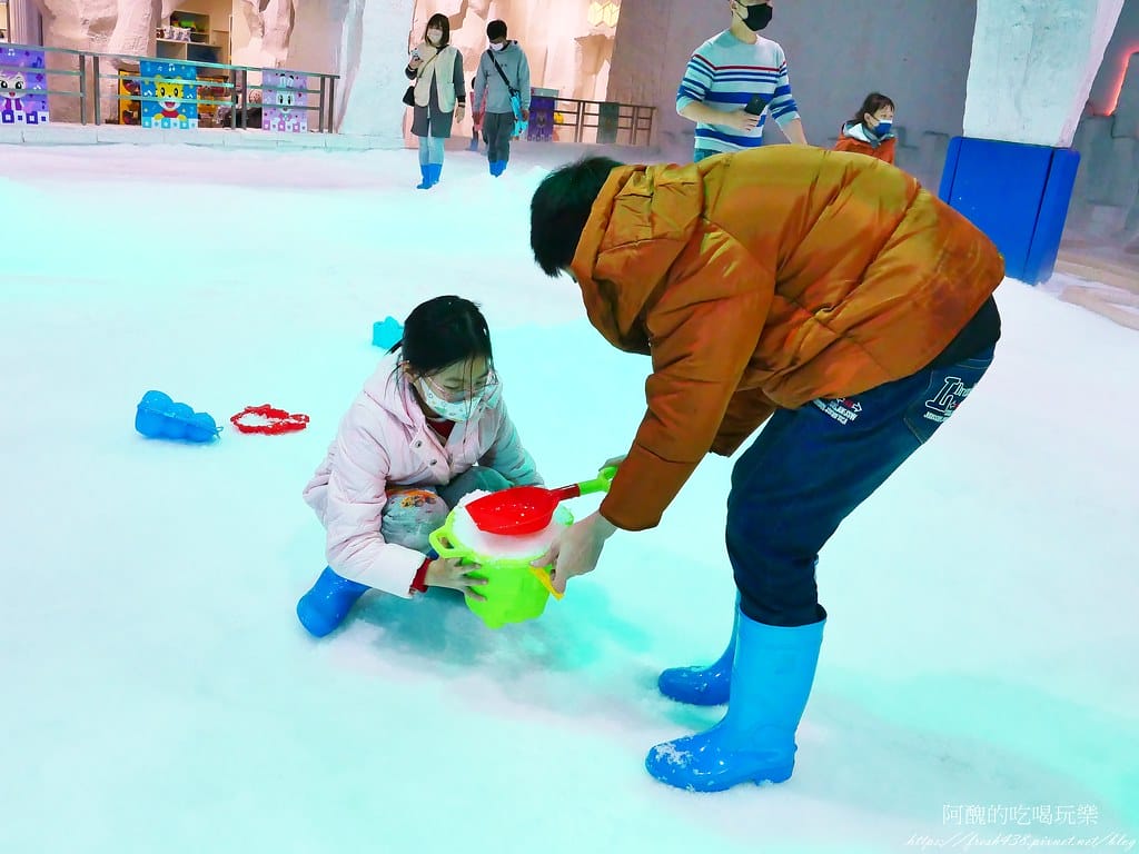【台中景點】SNOWTOWN雪樂地,全年無休、全台唯一14~16度室內恆溫雪場,巧虎與您一同出發玩雪囉! - 第74張圖 52-2