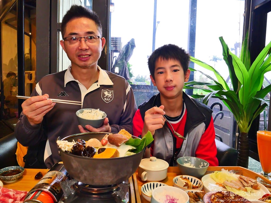【宜蘭美食】熊與喵咖啡,親子餐廳&寵物友善環境,正餐、點心、飲品都超級美味! - 第60張圖 53