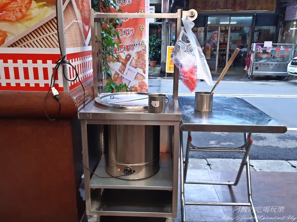 【樹林美食】福隆月台便當,一個70元,有雞腿、招牌福隆、全瘦肉,以及鯛魚便當可選擇。 - 第9張圖 7