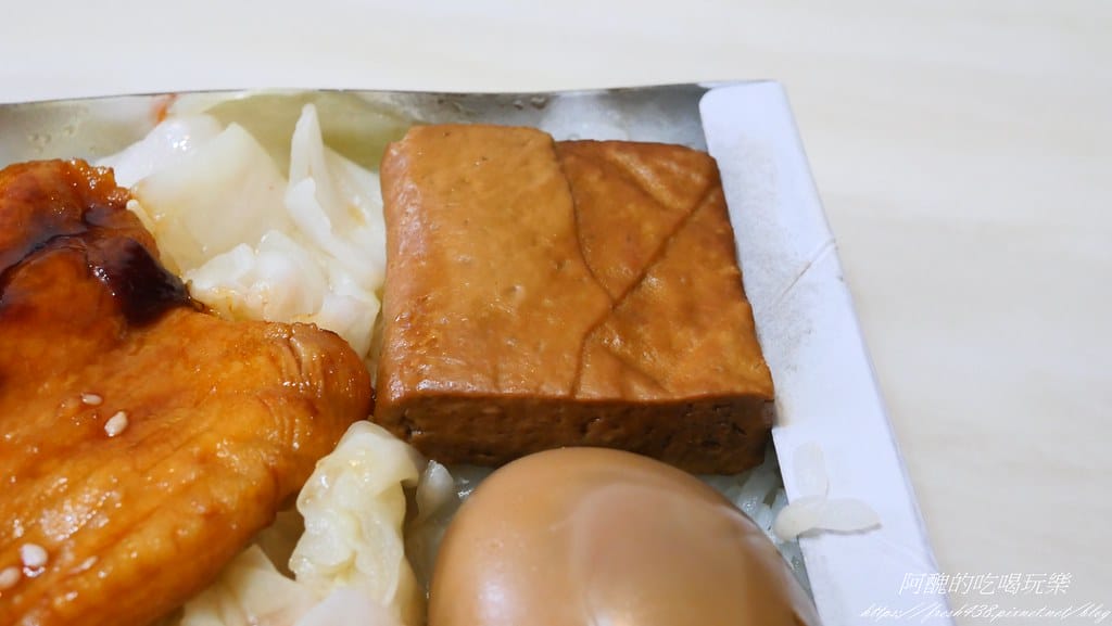 【樹林美食】福隆月台便當,一個70元,有雞腿、招牌福隆、全瘦肉,以及鯛魚便當可選擇。 - 第16張圖 19