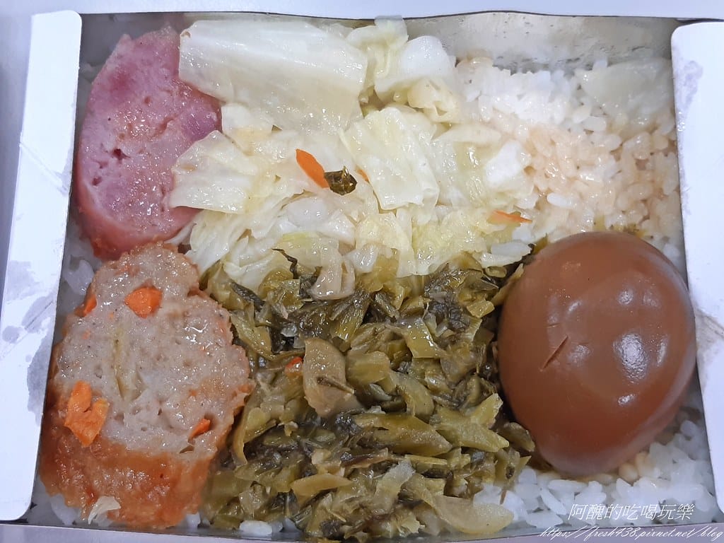 【樹林美食】福隆月台便當,一個70元,有雞腿、招牌福隆、全瘦肉,以及鯛魚便當可選擇。 - 第17張圖 14