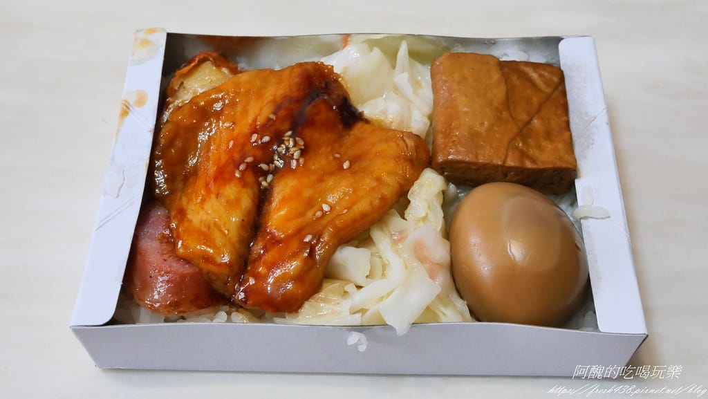 【樹林美食】福隆月台便當,一個70元,有雞腿、招牌福隆、全瘦肉,以及鯛魚便當可選擇。 - 第22張圖 17