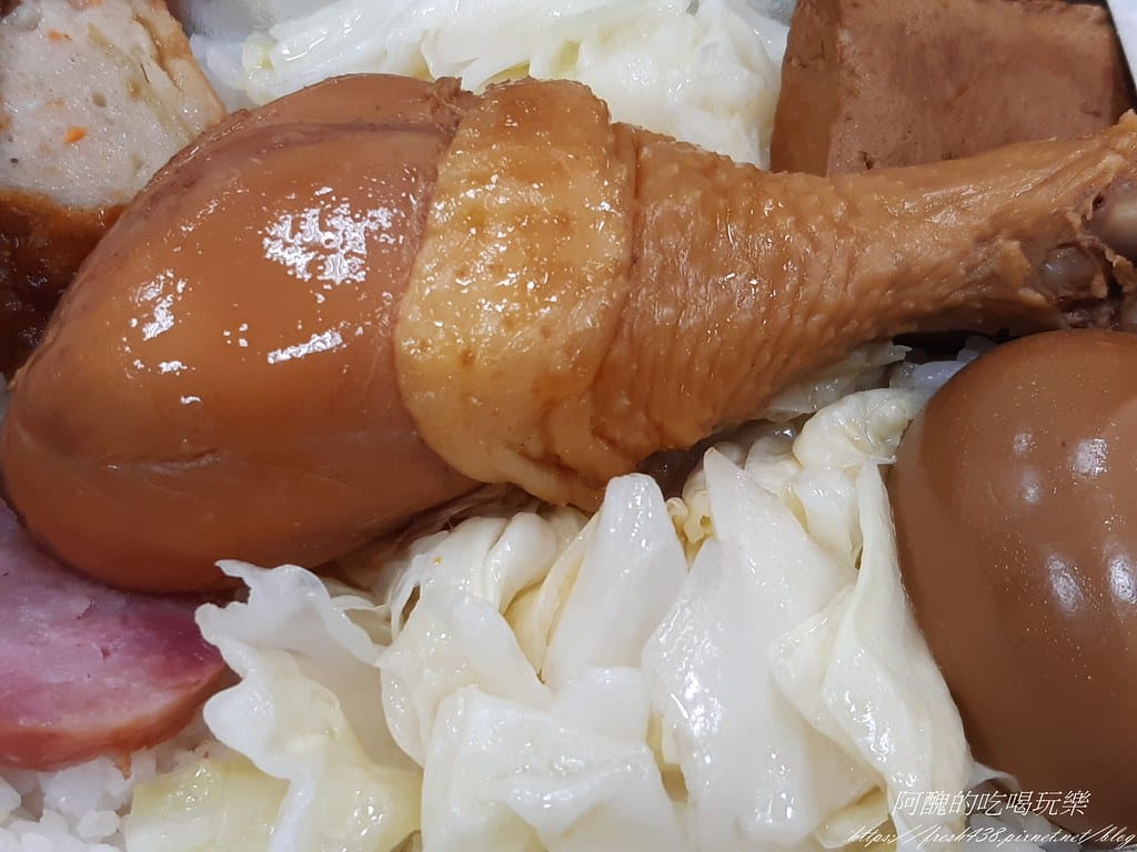 【樹林美食】福隆月台便當,一個70元,有雞腿、招牌福隆、全瘦肉,以及鯛魚便當可選擇。 - 第21張圖 16