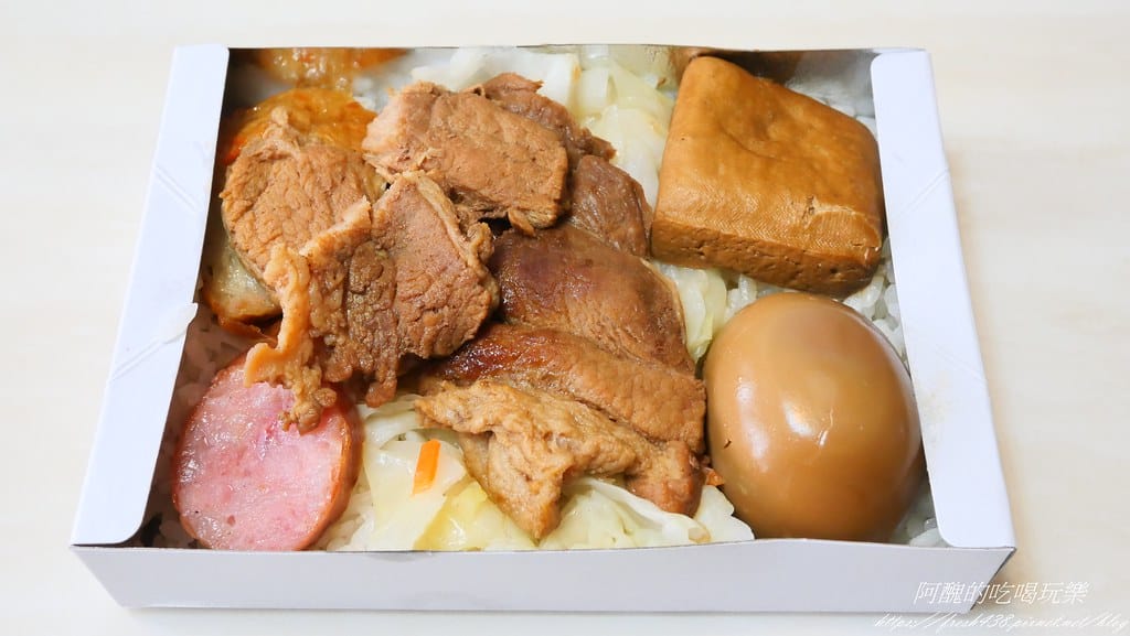 【樹林美食】福隆月台便當,一個70元,有雞腿、招牌福隆、全瘦肉,以及鯛魚便當可選擇。 - 第18張圖 13