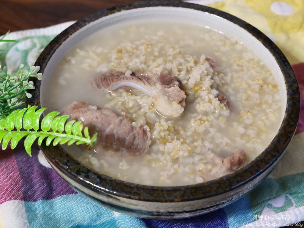 【電鍋食譜】糙米排骨粥,香醇美味、綿密細緻,糙米粥這樣煮就對了。 - 第12張圖 P1045610