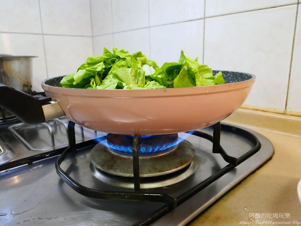 【素食料理】清炒小白菜,高鈣食材,富含維生素C、K,幫助成長的好料理。 - 第6張圖 P1045621