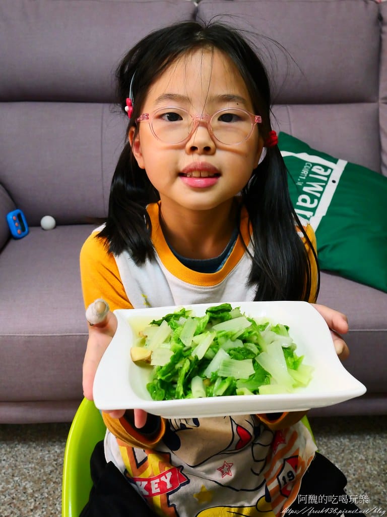 【素食料理】清炒小白菜,高鈣食材,富含維生素C、K,幫助成長的好料理。 - 第9張圖 P1045625