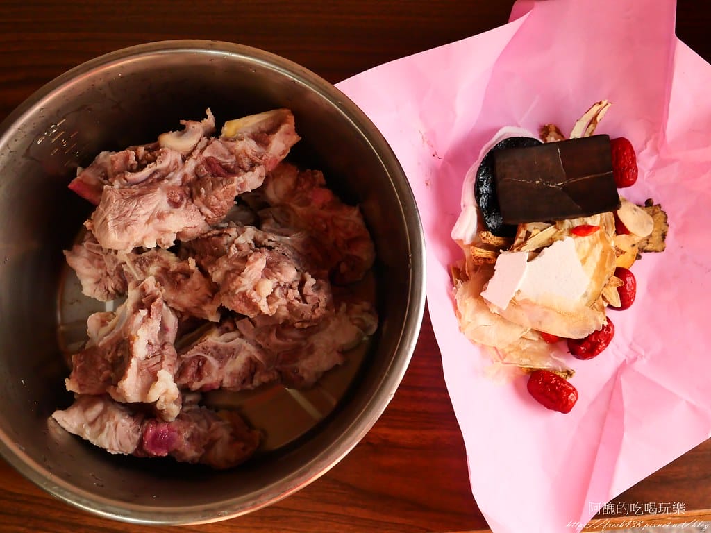 四物排骨湯,補氣血,月經後調養身體的好湯品,男生也能喝喔。 - 第2張圖 P1045652