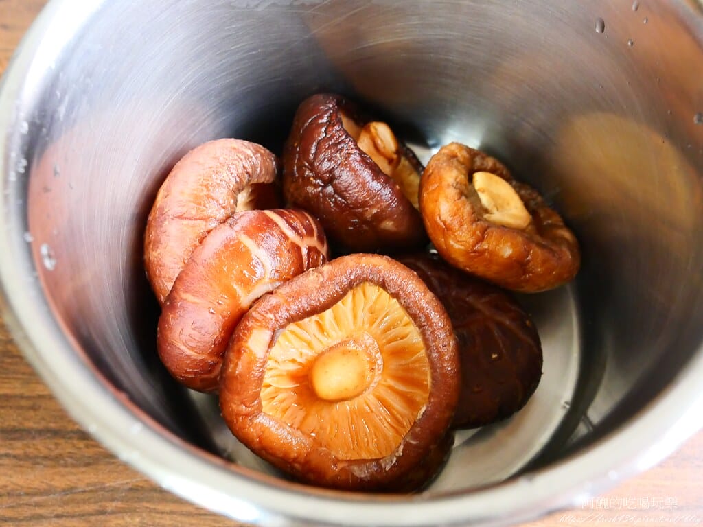 【電鍋食譜】香菇雞湯,這樣煮超好喝,提升免疫力的好湯品。 - 第6張圖 P1045722