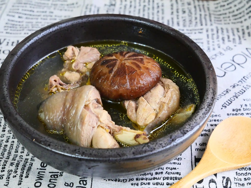 【電鍋食譜】香菇雞湯,這樣煮超好喝,提升免疫力的好湯品。 - 第10張圖 P1045731