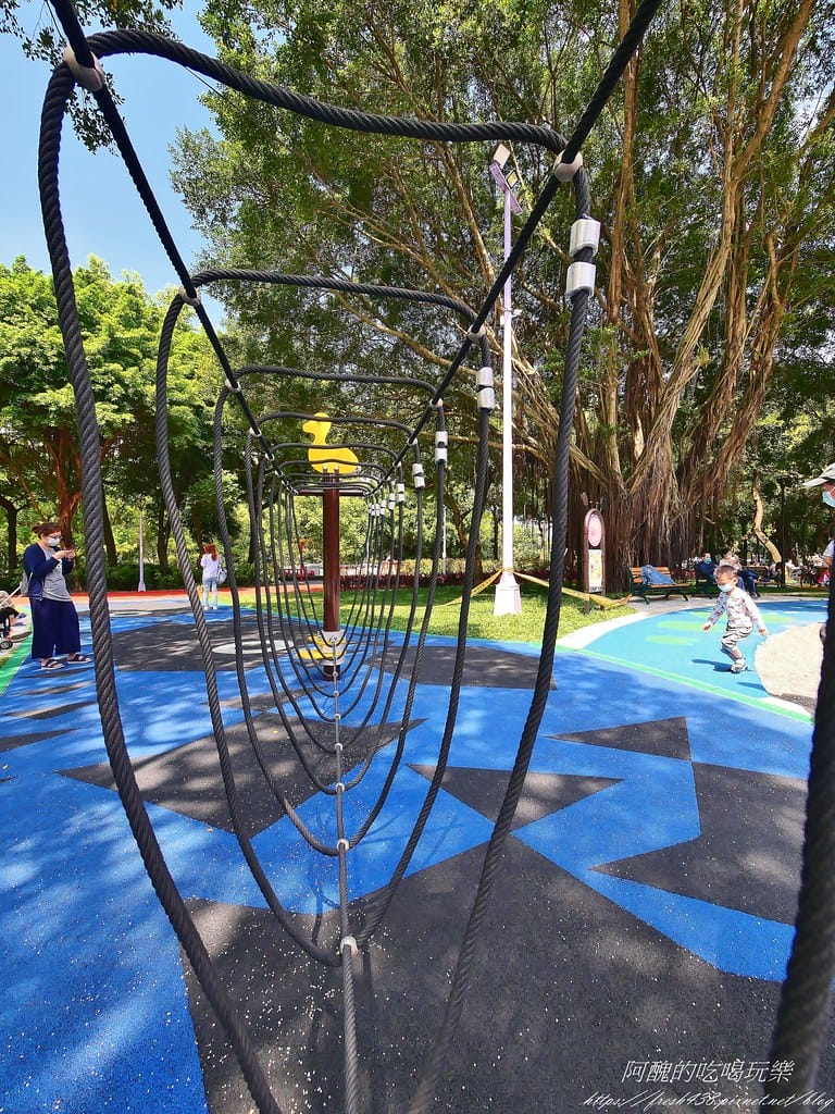 【板橋景點】環河公園,超大招潮蟹遊具,海洋主題特色公園,交通/停車看這篇。 - 第46張圖 31