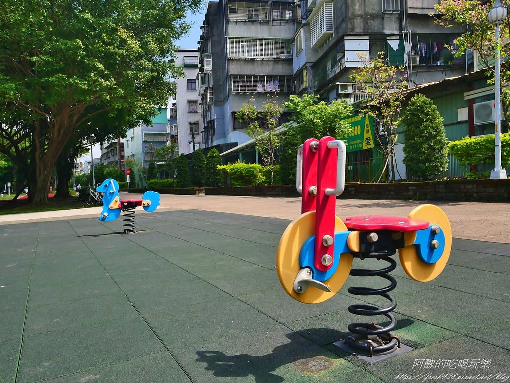【板橋景點】環河公園,超大招潮蟹遊具,海洋主題特色公園,交通/停車看這篇。 - 第53張圖 39