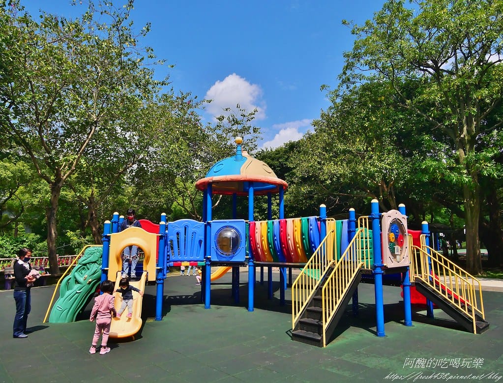 【板橋景點】環河公園,超大招潮蟹遊具,海洋主題特色公園,交通/停車看這篇。 - 第51張圖 37