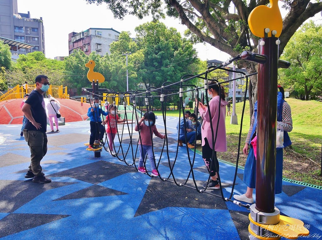 【板橋景點】環河公園,超大招潮蟹遊具,海洋主題特色公園,交通/停車看這篇。 - 第45張圖 30