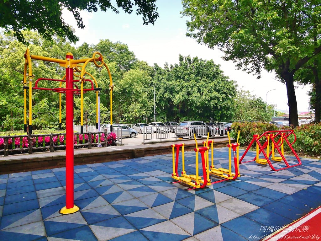 【板橋景點】環河公園,超大招潮蟹遊具,海洋主題特色公園,交通/停車看這篇。 - 第47張圖 32