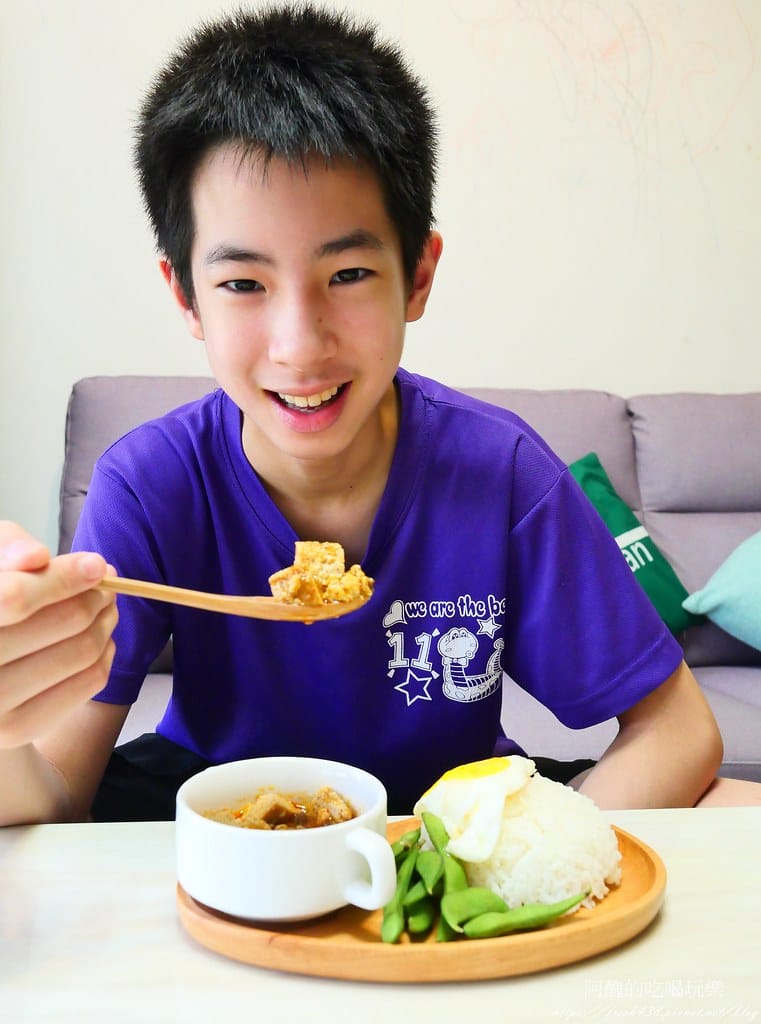 愛之味咖哩豆腐,即開即食超方便,微辣、香醇,拌麵拌飯都好吃。 - 第11張圖 P1046301