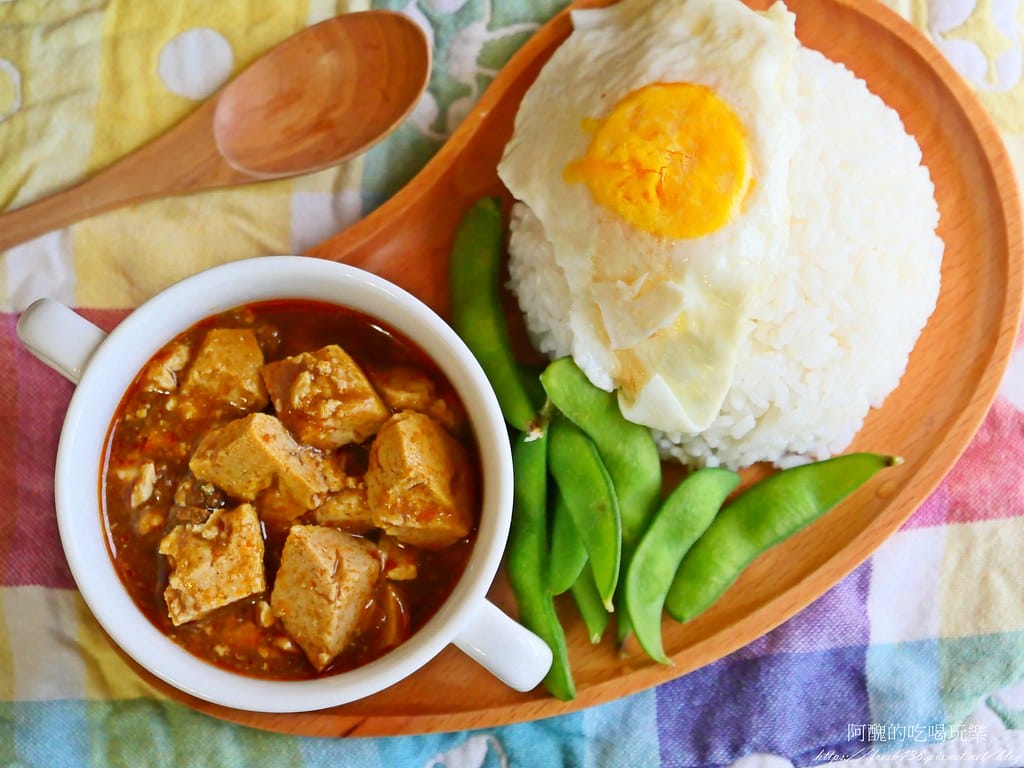 愛之味咖哩豆腐,即開即食超方便,微辣、香醇,拌麵拌飯都好吃。 - 第9張圖 P1046278