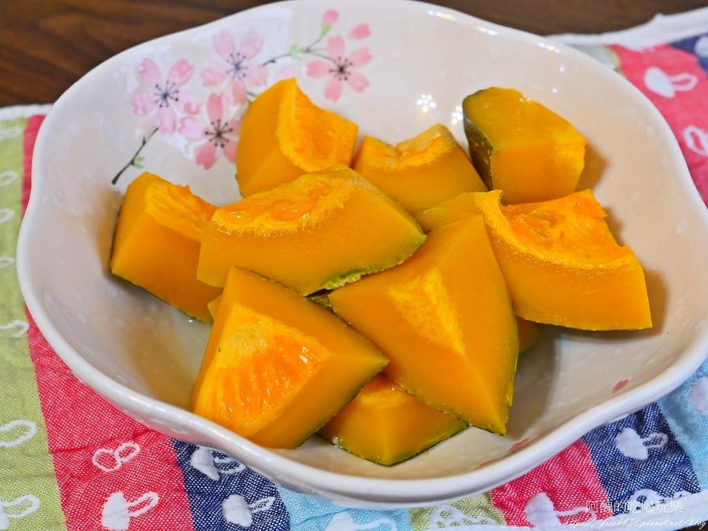 【電鍋食譜】清蒸南瓜,15分鐘清甜上桌,不加調味料也好好吃。 - 第5張圖 P1013324