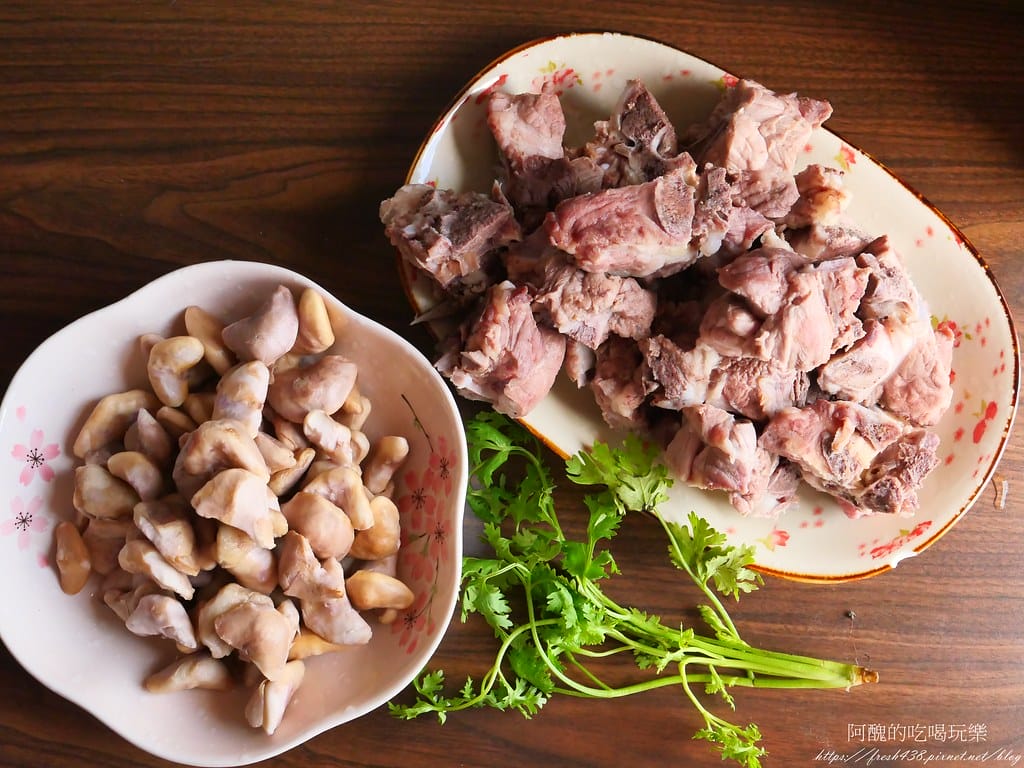 【電鍋食譜】菱角排骨湯,保護腸胃、抗癌、消水腫,菱角好處太多啦! - 第2張圖 P1014244