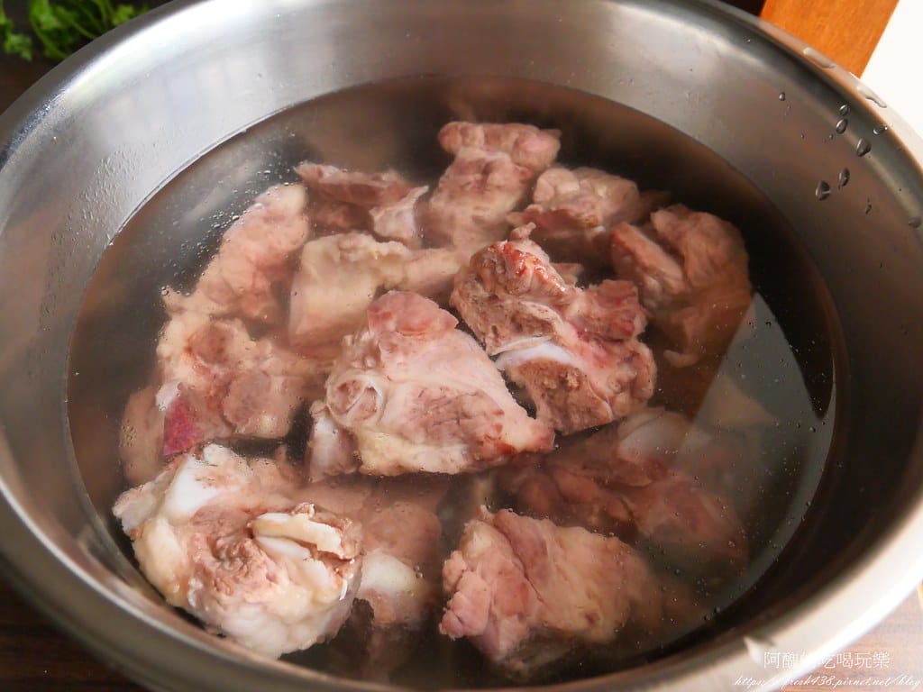 【電鍋食譜】菱角排骨湯,保護腸胃、抗癌、消水腫,菱角好處太多啦! - 第6張圖 P1014247