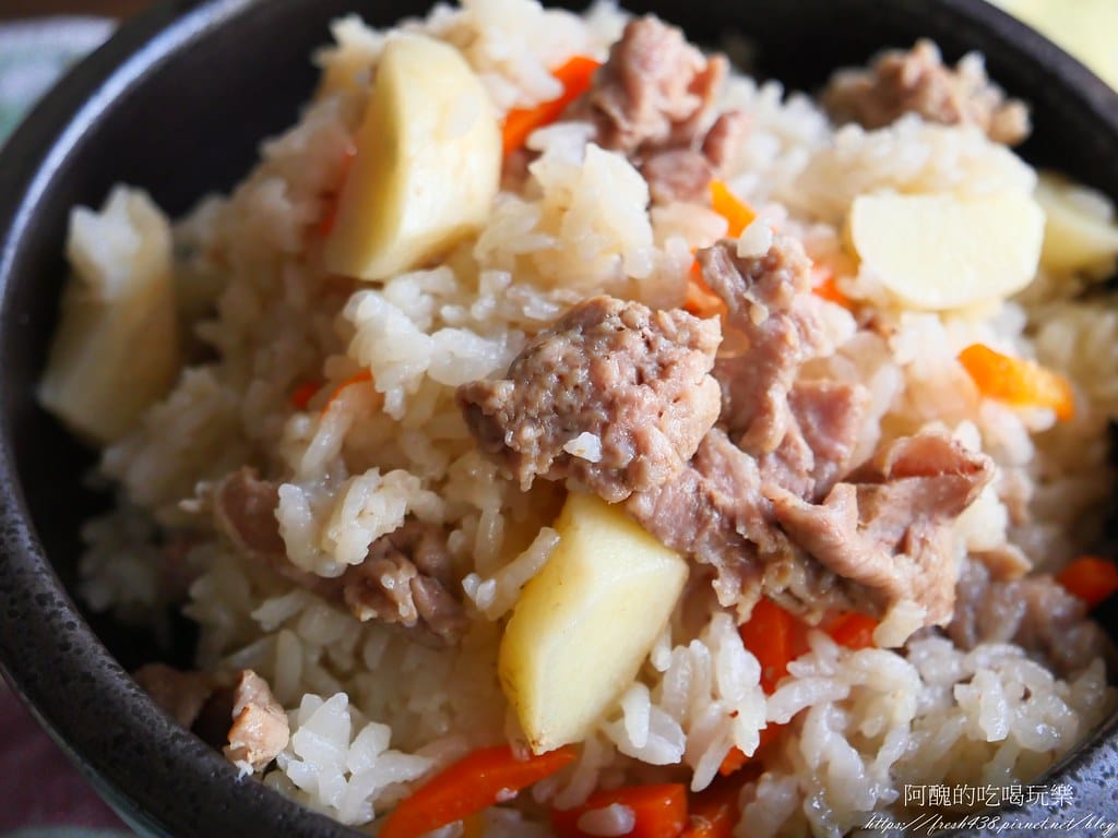 【電鍋食譜】筊白筍紅蘿蔔豬肉炊飯,零失敗懶人料理,快速餵飽全家人的秘訣。 - 第17張圖 P1014705