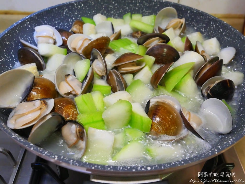絲瓜炒蛤蜊,一滴水;一咪鹽巴也不用加,原汁原味,這樣煮保證超鮮美! - 第8張圖 P1014718