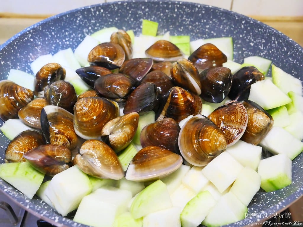 絲瓜炒蛤蜊,一滴水;一咪鹽巴也不用加,原汁原味,這樣煮保證超鮮美! - 第7張圖 P1014713