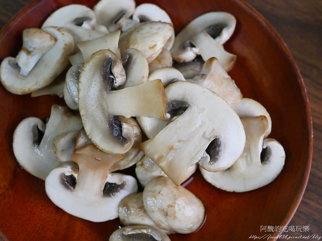 【素食食譜】清炒磨菇,原來要這樣炒,香氣才會出來喔! - 第6張圖 P1014826