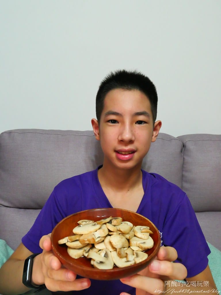 【素食食譜】清炒磨菇,原來要這樣炒,香氣才會出來喔! - 第7張圖 P1014828
