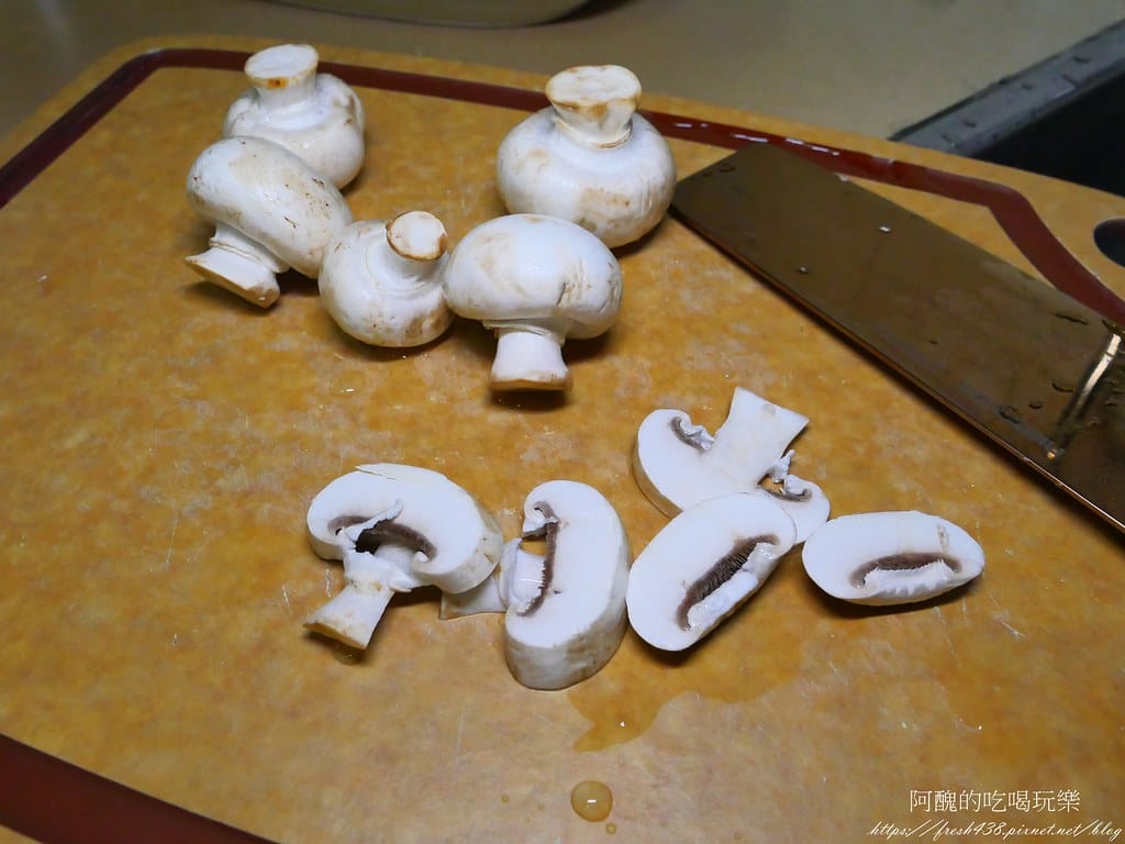 【素食食譜】清炒磨菇,原來要這樣炒,香氣才會出來喔! - 第2張圖 P1014821
