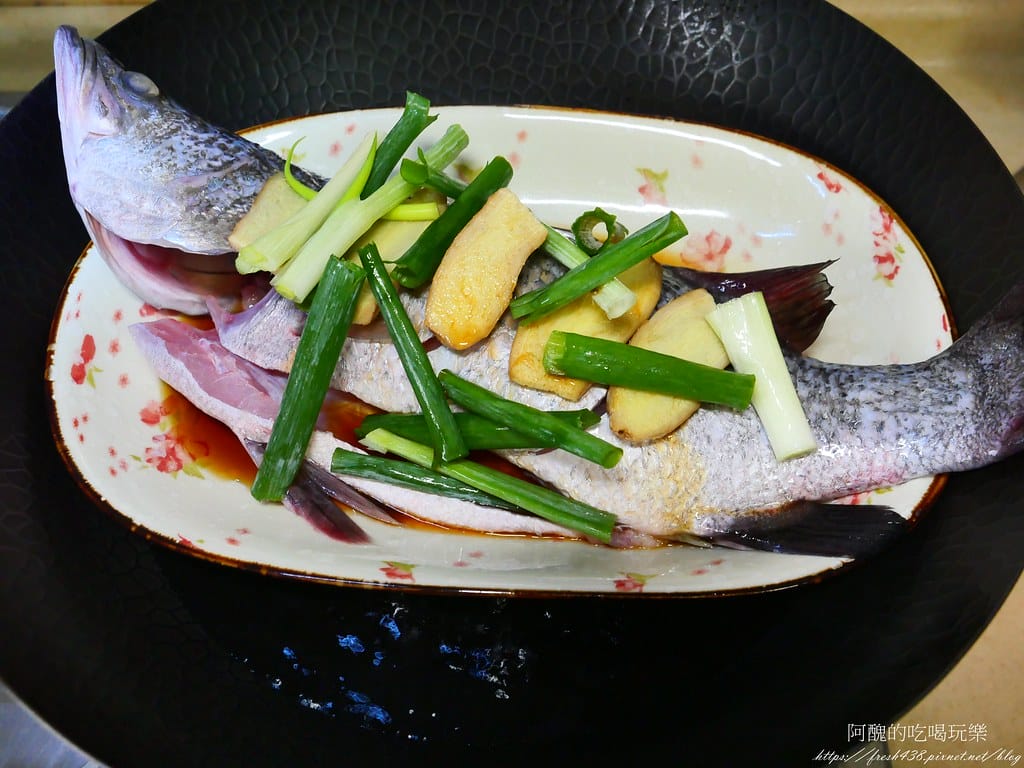 【醬油推薦】龜甲萬鮮美露,家庭煮婦省錢的秘訣,一瓶搞定所有料理!(美味食譜懶人包:清蒸鱸魚、乾煎五花肉、醬燒白蝦) - 第30張圖 P1046393