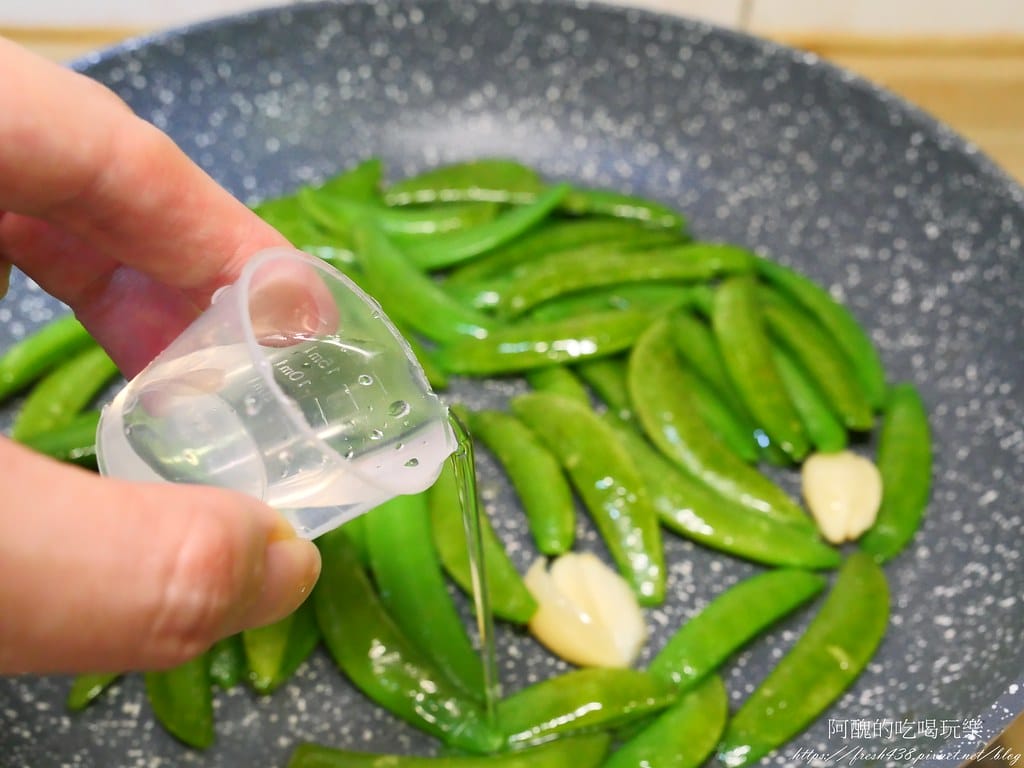 甜豆炒洋菇,簡易清爽的蔬食料理。 - 第10張圖 P1014833