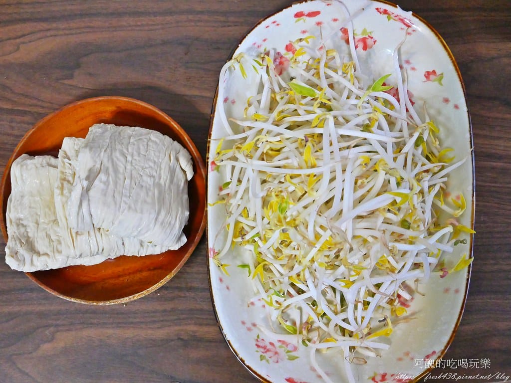 【素食食譜】芽菜炒豆皮,營養豐富的素食料理。 - 第2張圖 P1014841