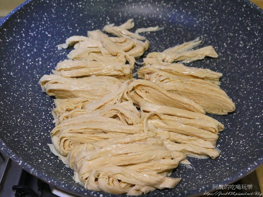 【素食食譜】芽菜炒豆皮,營養豐富的素食料理。 - 第6張圖 P1014855