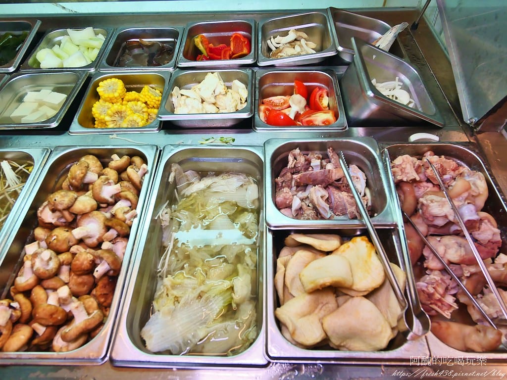 【台北隱藏版美食】南港烤大學,平價火烤兩吃,各式肉品、魚下巴、肉燥飯、冰淇淋、甜點任您吃,打卡送蝦子! - 第19張圖 11-2