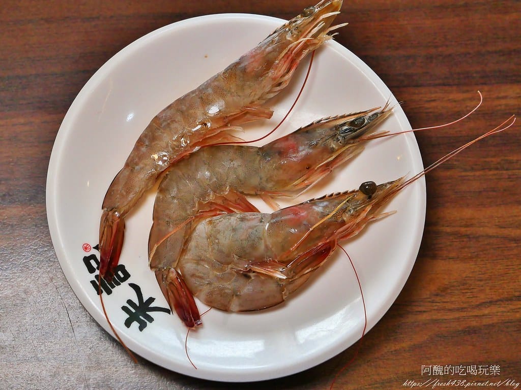 【台北隱藏版美食】南港烤大學,平價火烤兩吃,各式肉品、魚下巴、肉燥飯、冰淇淋、甜點任您吃,打卡送蝦子! - 第47張圖 18-20(打卡送蝦)