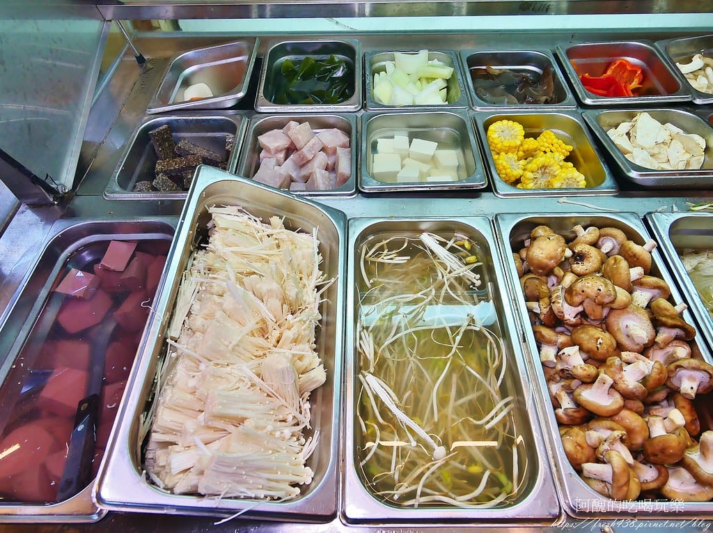 【台北隱藏版美食】南港烤大學,平價火烤兩吃,各式肉品、魚下巴、肉燥飯、冰淇淋、甜點任您吃,打卡送蝦子! - 第20張圖 11-3