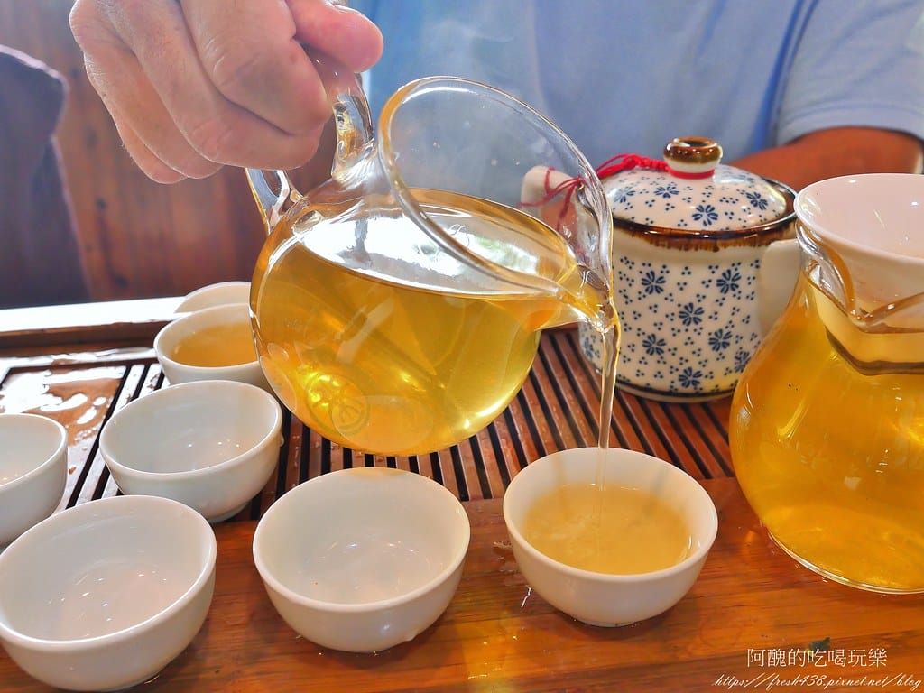 【台北隱藏版美食】南港烤大學,平價火烤兩吃,各式肉品、魚下巴、肉燥飯、冰淇淋、甜點任您吃,打卡送蝦子! - 第67張圖 34