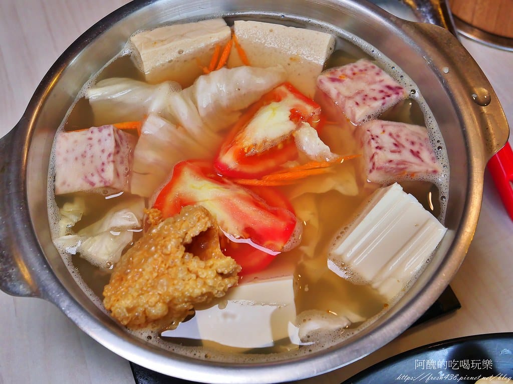 【台北隱藏版美食】南港烤大學,平價火烤兩吃,各式肉品、魚下巴、肉燥飯、冰淇淋、甜點任您吃,打卡送蝦子! - 第62張圖 26