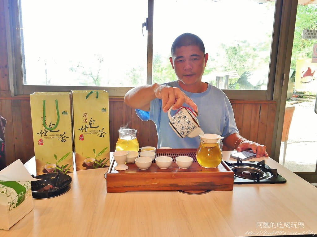 【台北隱藏版美食】南港烤大學,平價火烤兩吃,各式肉品、魚下巴、肉燥飯、冰淇淋、甜點任您吃,打卡送蝦子! - 第66張圖 33