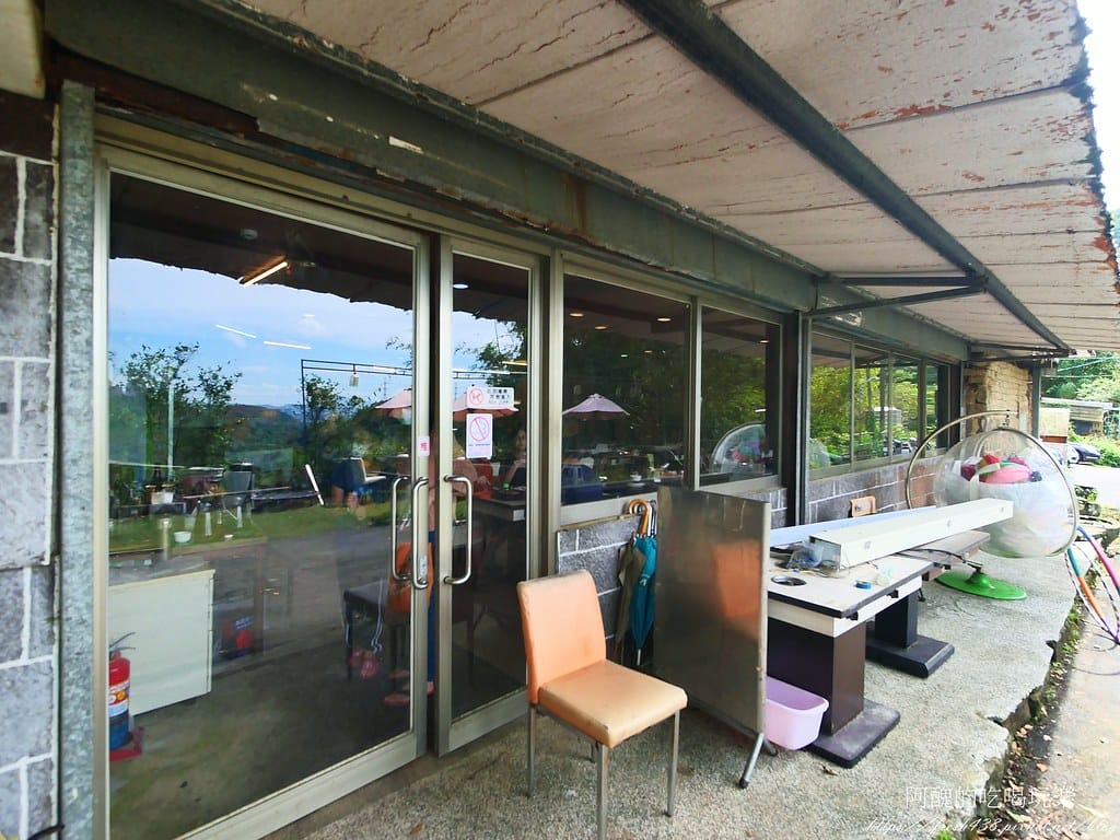 【台北隱藏版美食】南港烤大學,平價火烤兩吃,各式肉品、魚下巴、肉燥飯、冰淇淋、甜點任您吃,打卡送蝦子! - 第8張圖 6