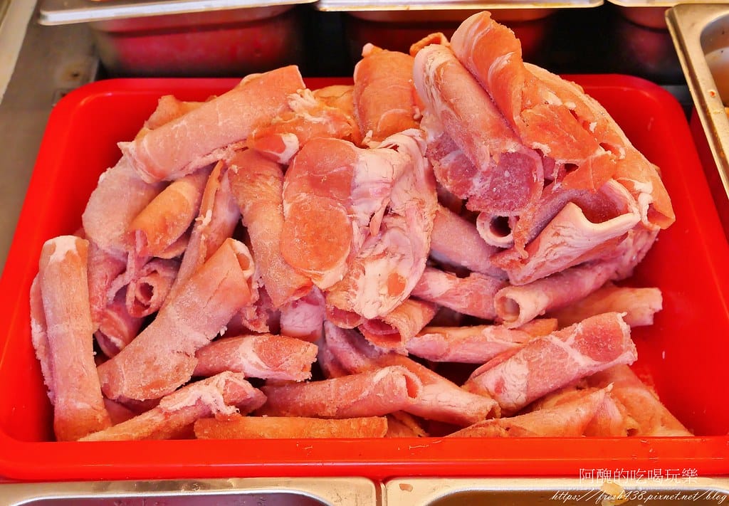 【台北隱藏版美食】南港烤大學,平價火烤兩吃,各式肉品、魚下巴、肉燥飯、冰淇淋、甜點任您吃,打卡送蝦子! - 第34張圖 13-7