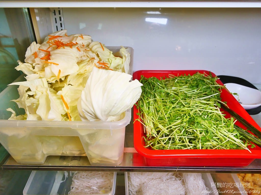 【台北隱藏版美食】南港烤大學,平價火烤兩吃,各式肉品、魚下巴、肉燥飯、冰淇淋、甜點任您吃,打卡送蝦子! - 第23張圖 12-3